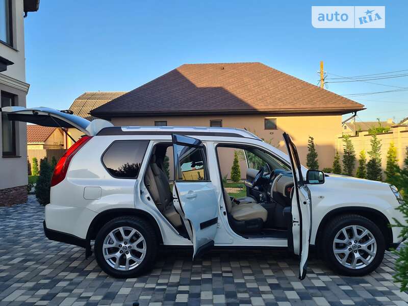Nissan X-trail (2011)