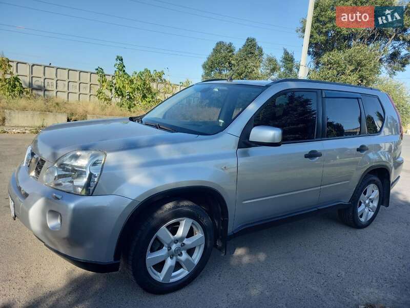 Nissan X-trail (2010)