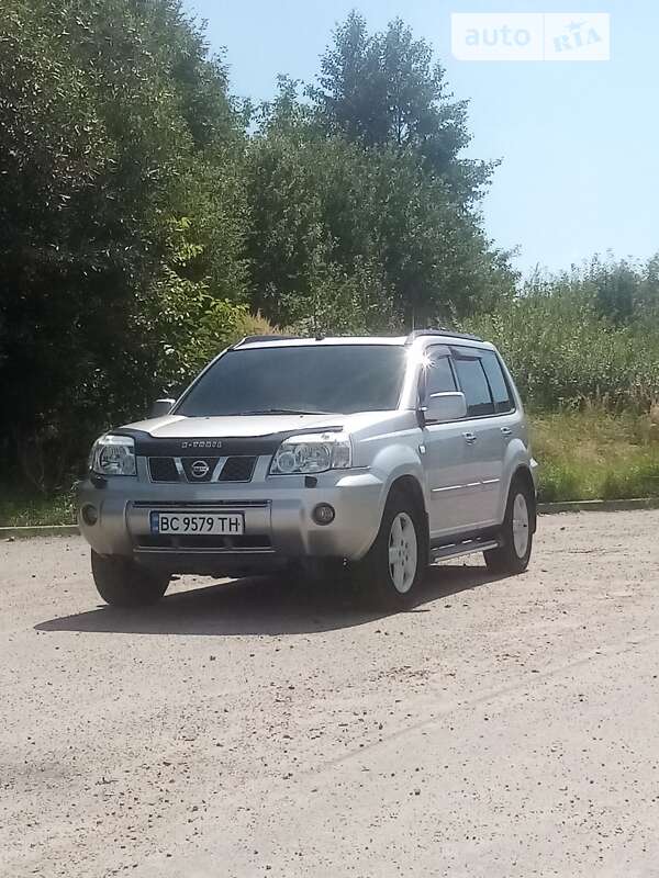 Nissan X-trail (2005)