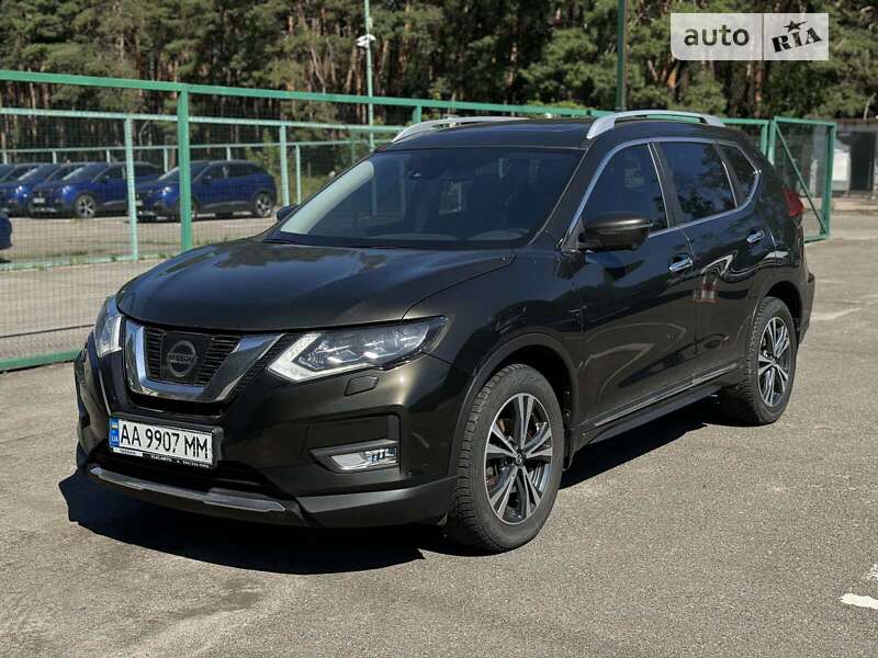 Nissan X-trail (2017)