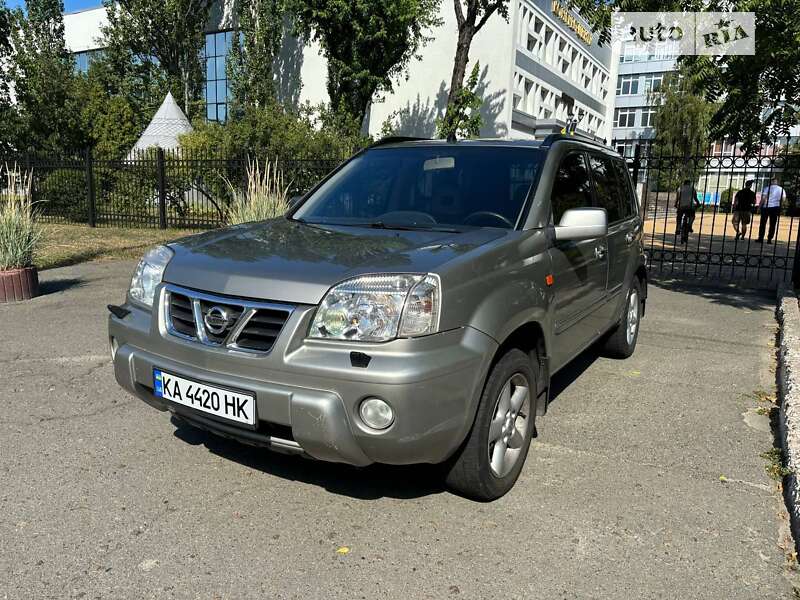 Nissan X-trail (2003)