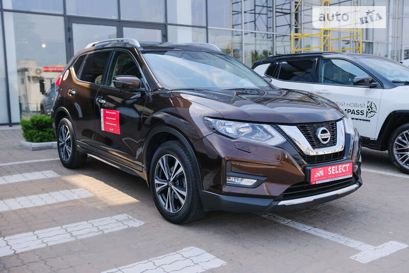 Nissan X-trail (2020)