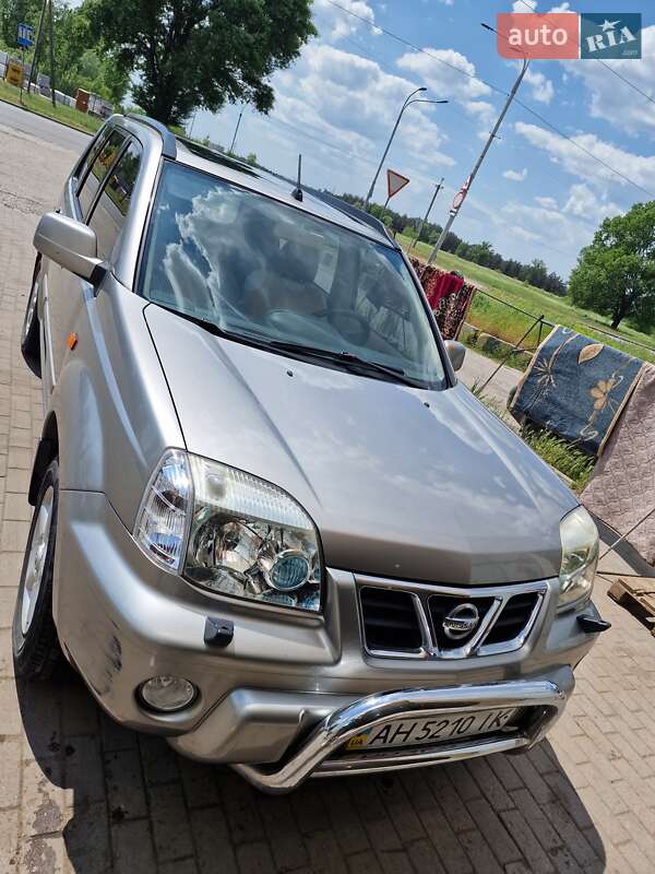 Nissan X-trail (2003)