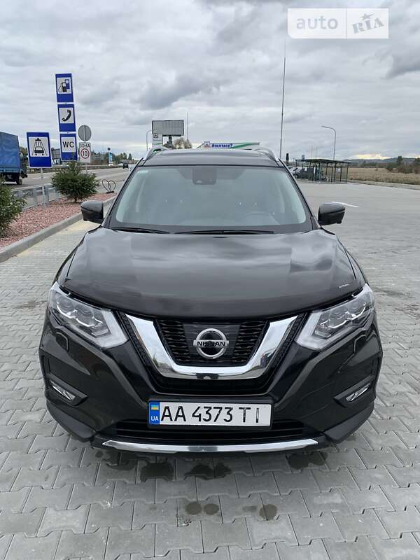 Nissan X-trail (2017)