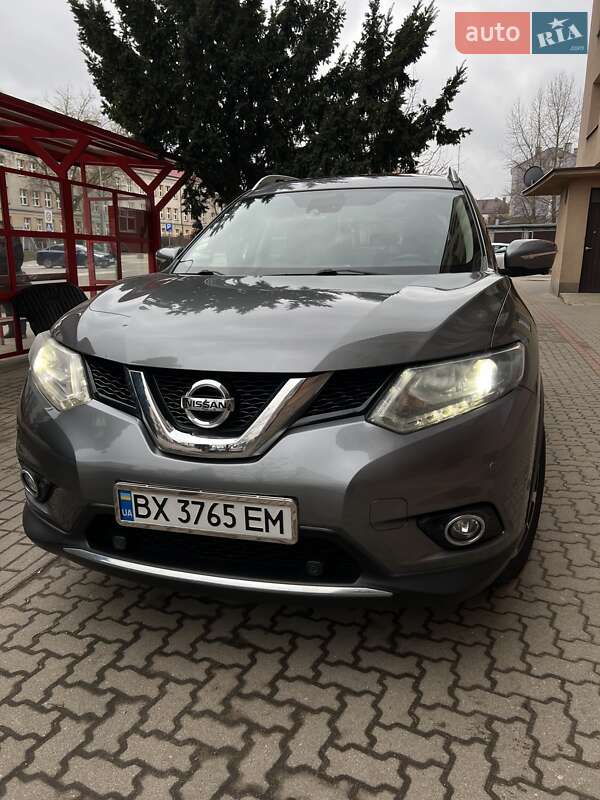 Nissan X-trail (2015)