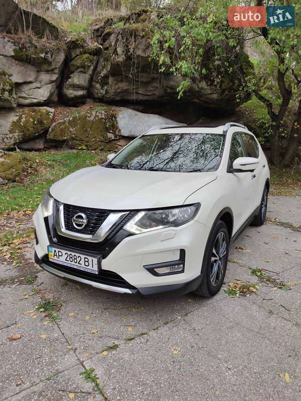 Nissan X-trail (2017)