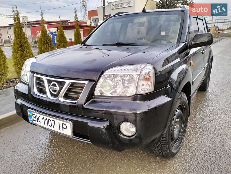Nissan X-trail (2003)
