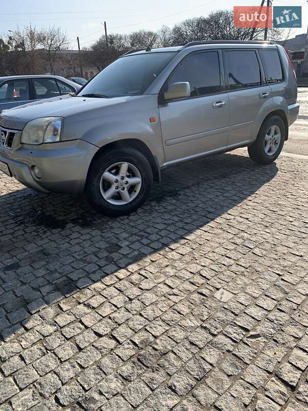Nissan X-trail (2002)