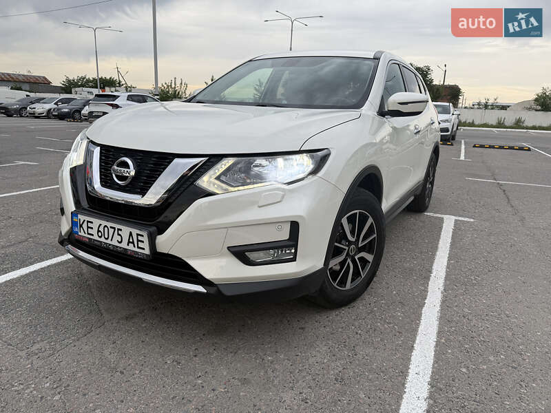 Nissan X-trail (2017)