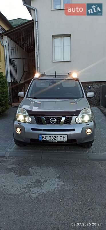 Nissan X-trail (2008)