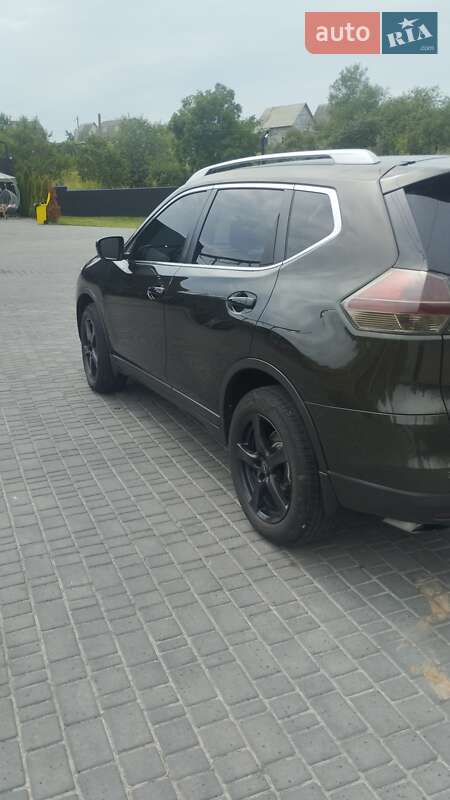 Nissan X-trail (2015)