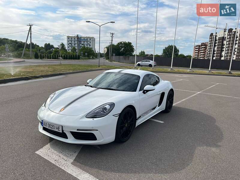 Porsche Cayman (2017)