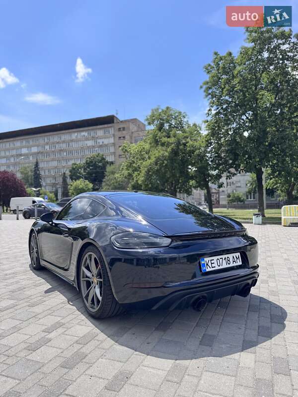 Porsche Cayman (2017)