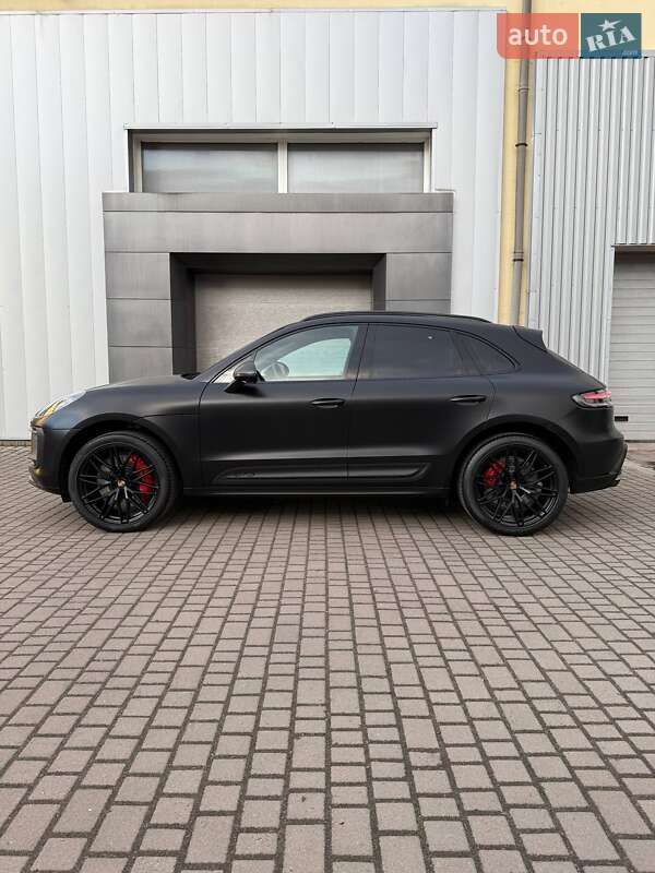 Porsche Macan (2024)