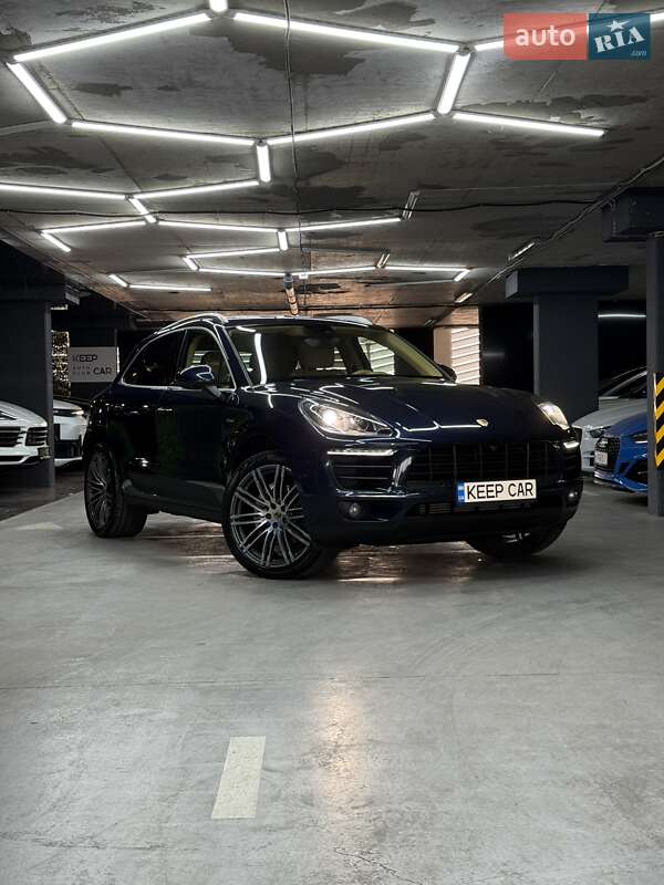 Porsche Macan (2016)