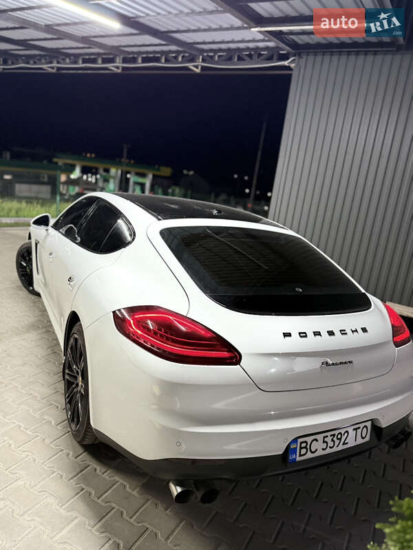 Porsche Panamera (2016)