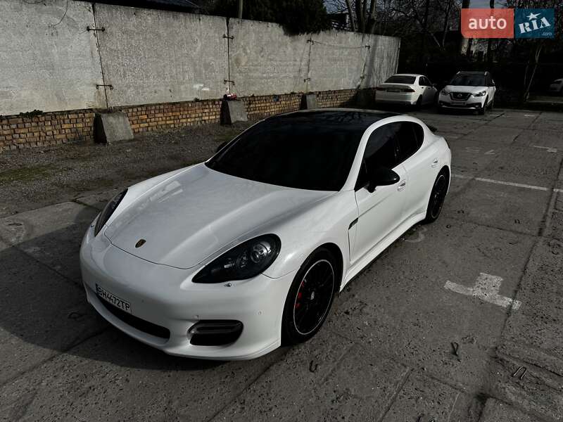 Porsche Panamera (2012)