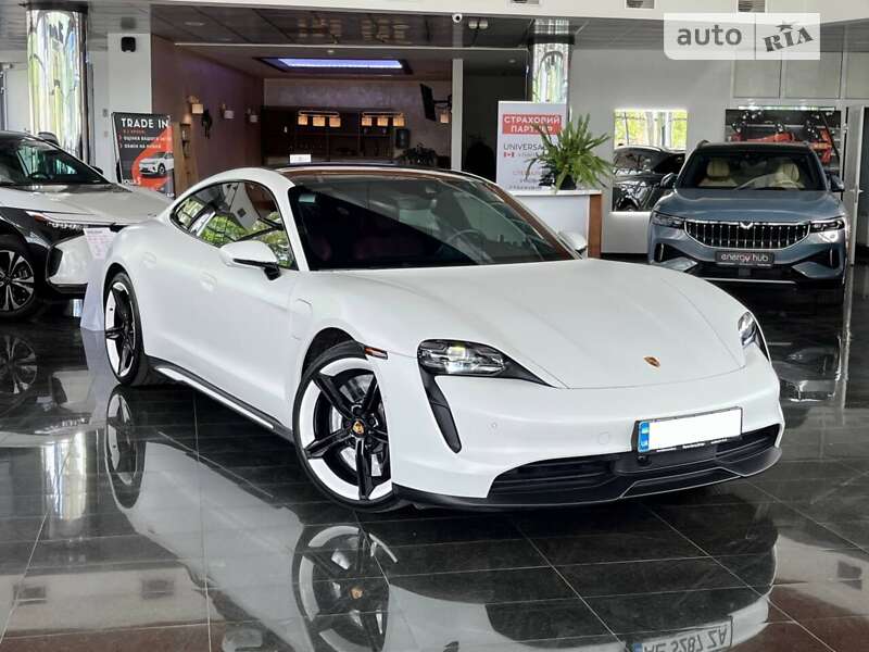 Porsche Taycan (2020)