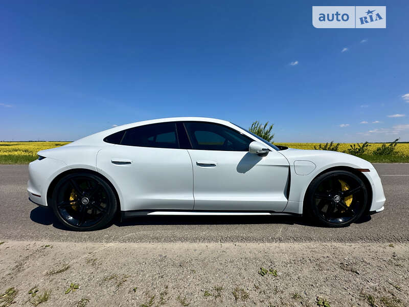 Porsche Taycan (2020)