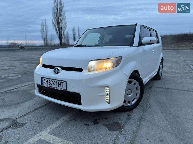 Toyota Scion (2013)