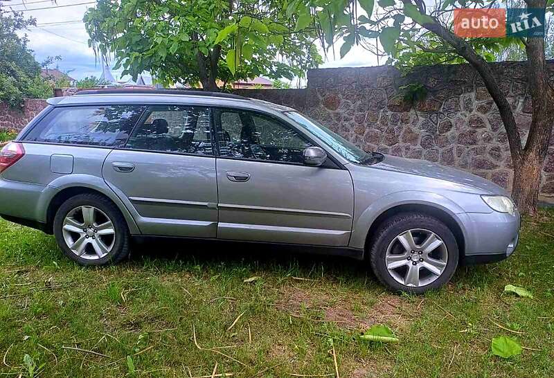 Subaru Legacy outback (2008)