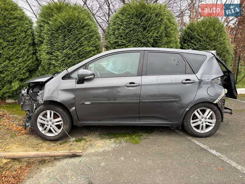 Subaru Trezia (2011)