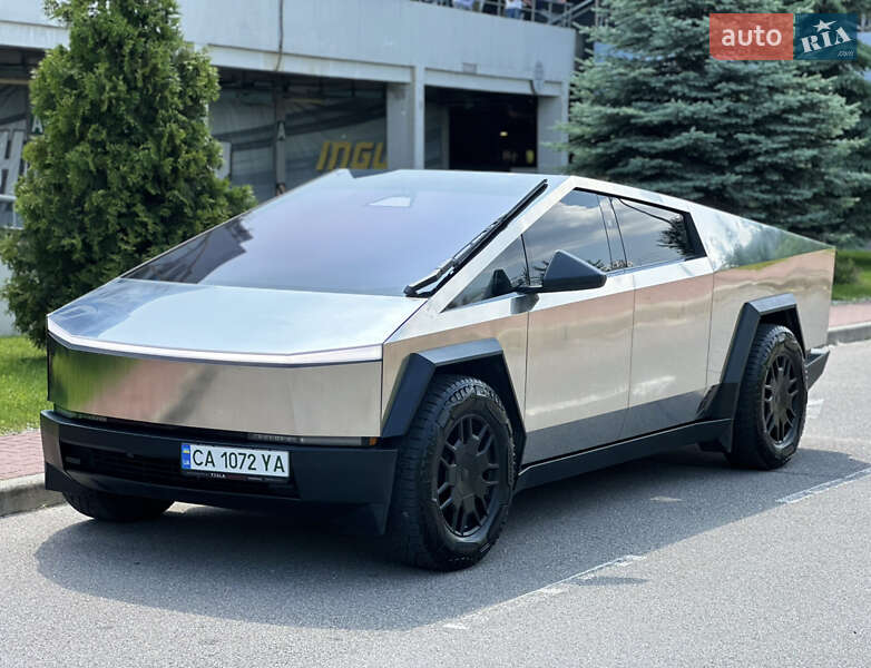 Tesla Cybertruck (2024)