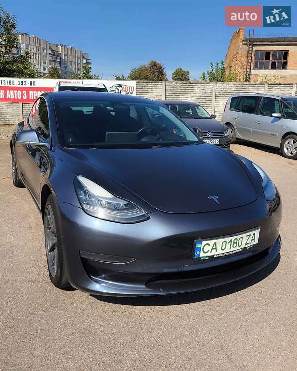Tesla Model 3 (2017)