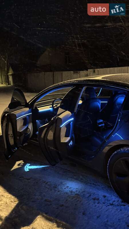 Tesla Model 3 (2018)