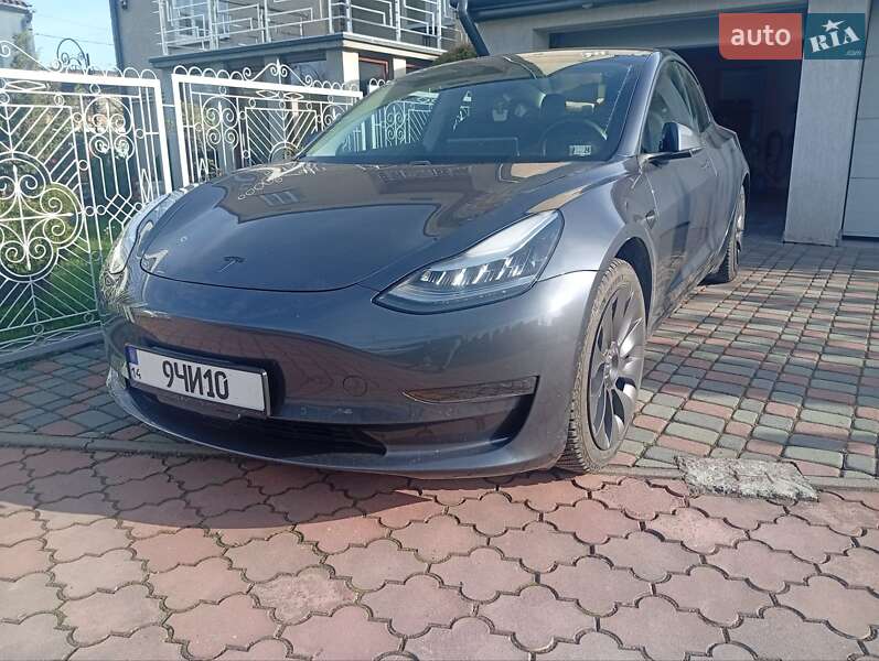 Tesla Model 3 (2019)