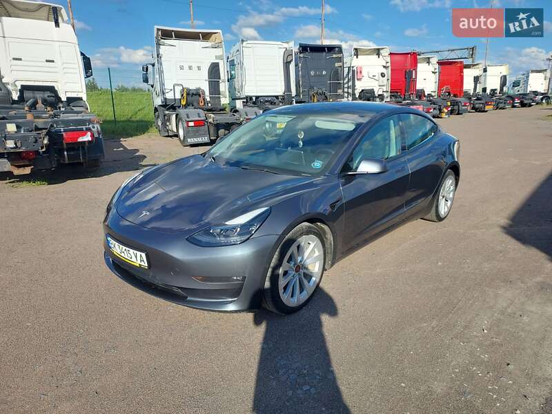 Tesla Model 3 (2021)