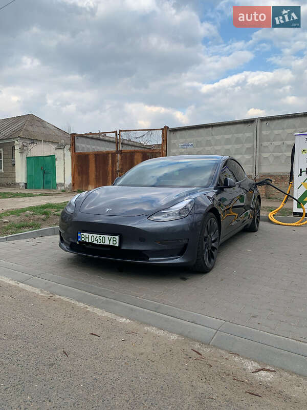Tesla Model 3 (2021)