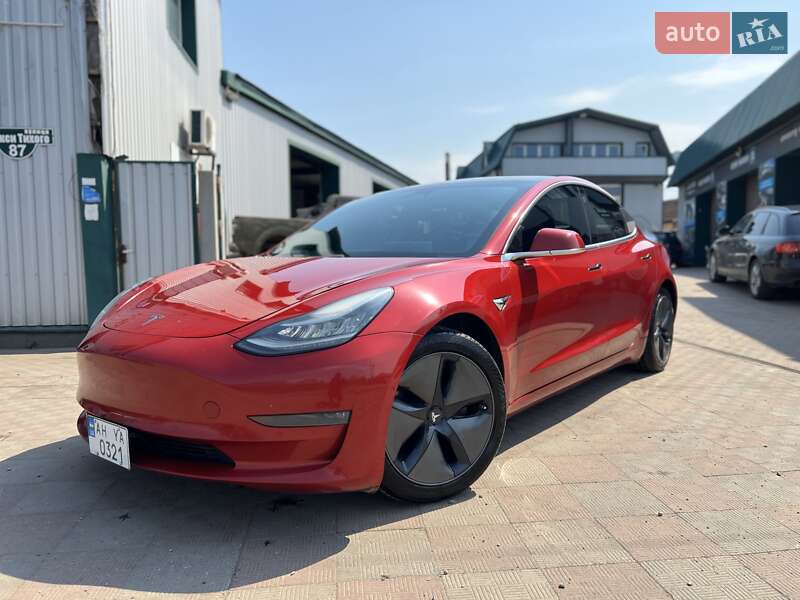 Tesla Model 3 (2018)