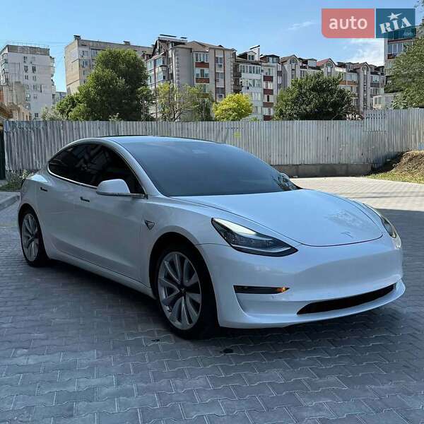 Tesla Model 3 (2020)