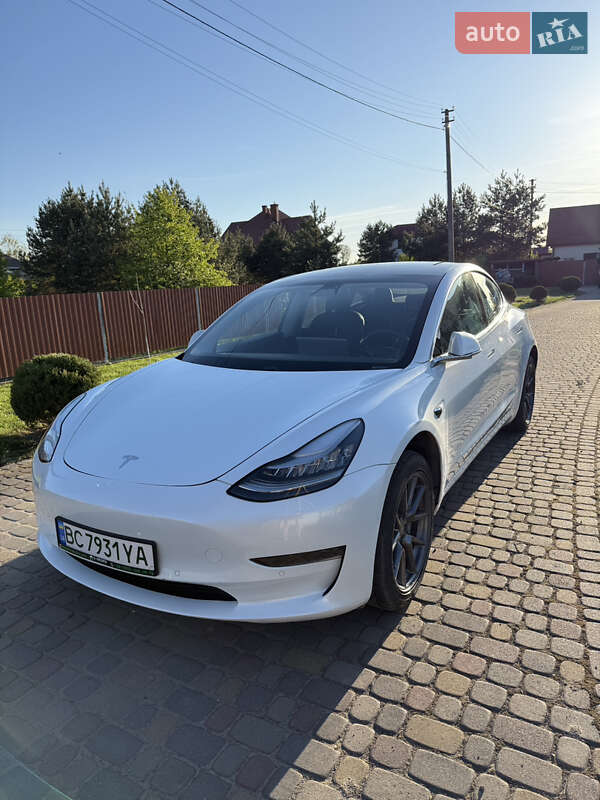 Tesla Model 3 (2020)