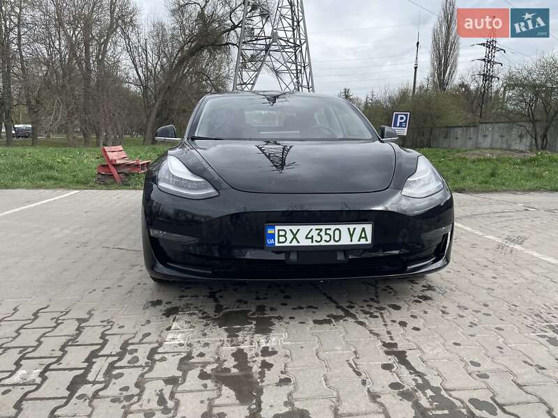 Tesla Model 3 (2018)