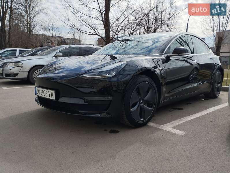 Tesla Model 3 (2019)