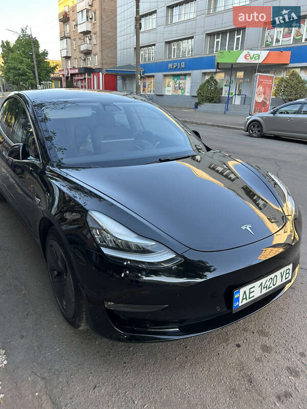Tesla Model 3 (2020)