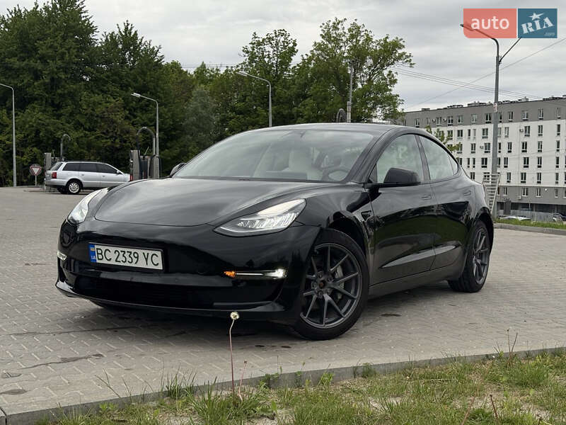 Tesla Model 3 (2020)