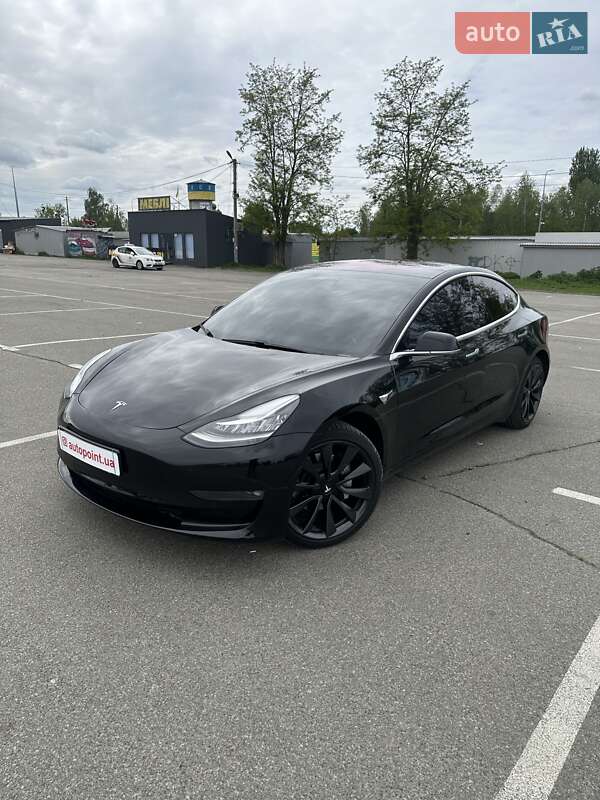 Tesla Model 3 (2018)