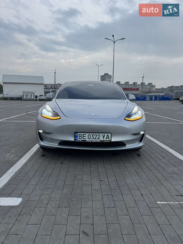 Tesla Model 3 (2018)