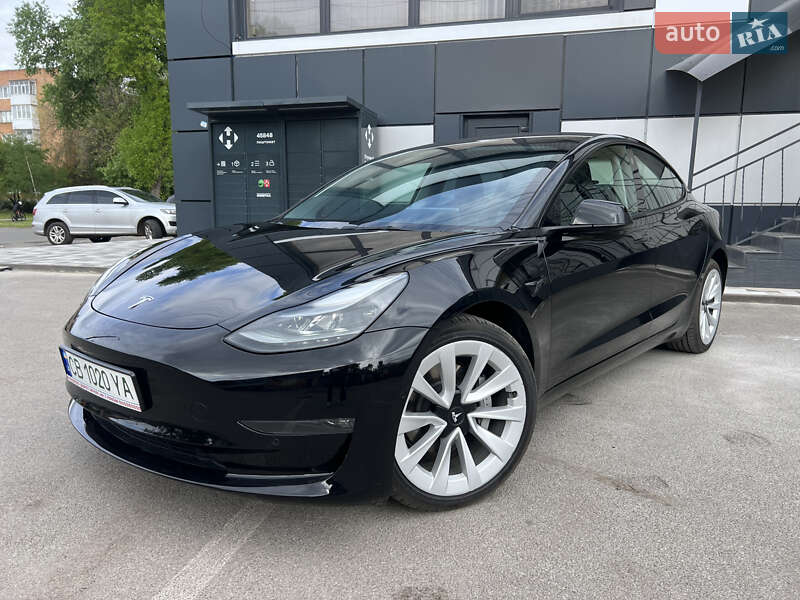 Tesla Model 3 (2022)