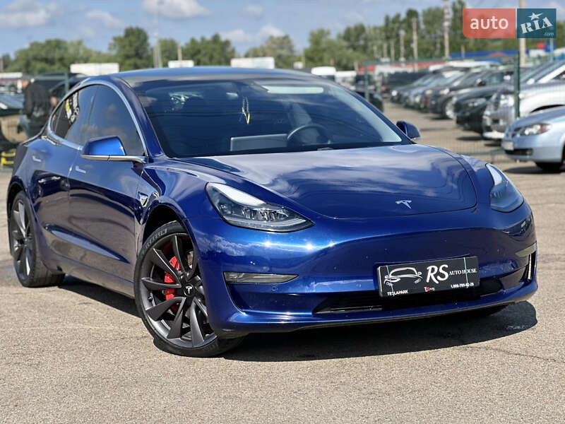 Tesla Model 3 (2019)