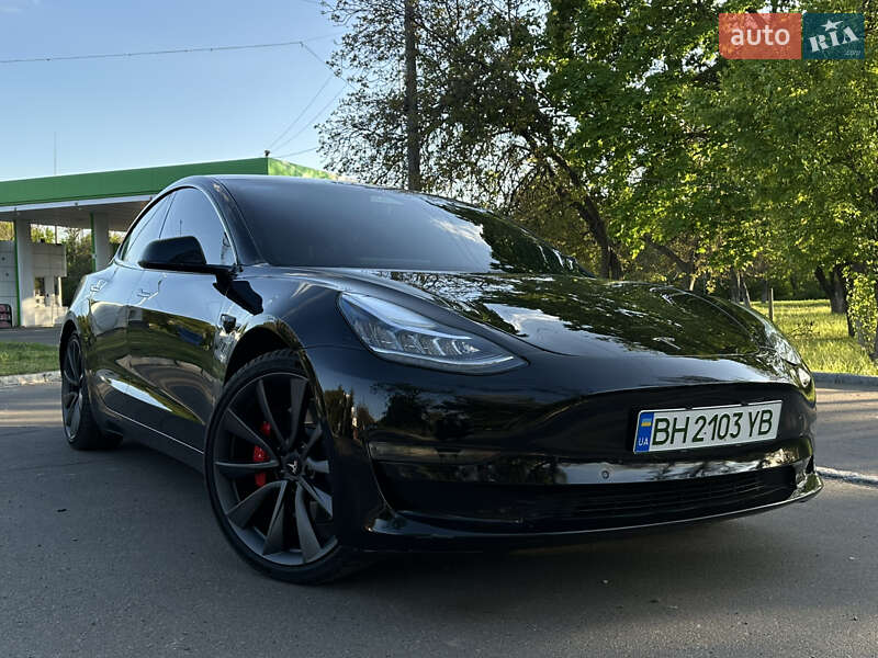 Tesla Model 3 (2018)