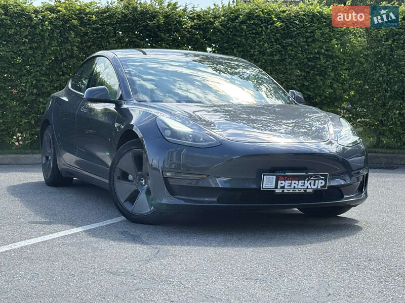 Tesla Model 3 (2020)