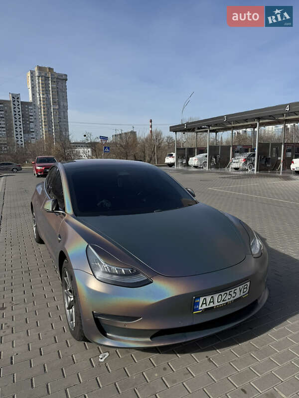 Tesla Model 3 (2018)