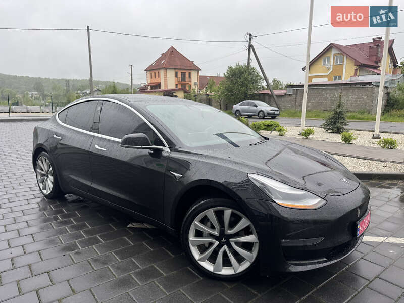 Tesla Model 3 (2020)