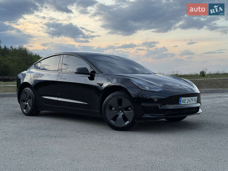 Tesla Model 3 (2021)