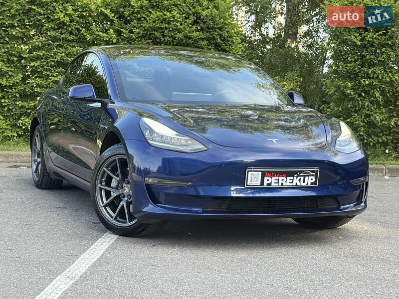 Tesla Model 3 (2022)