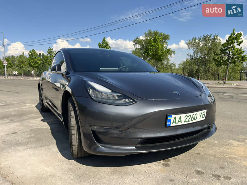 Tesla Model 3 (2020)